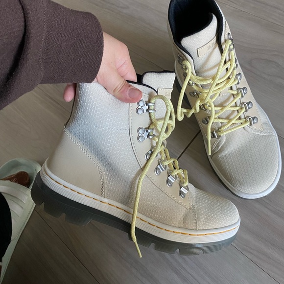 Dr Martens boots size 10 - Picture 3 of 5